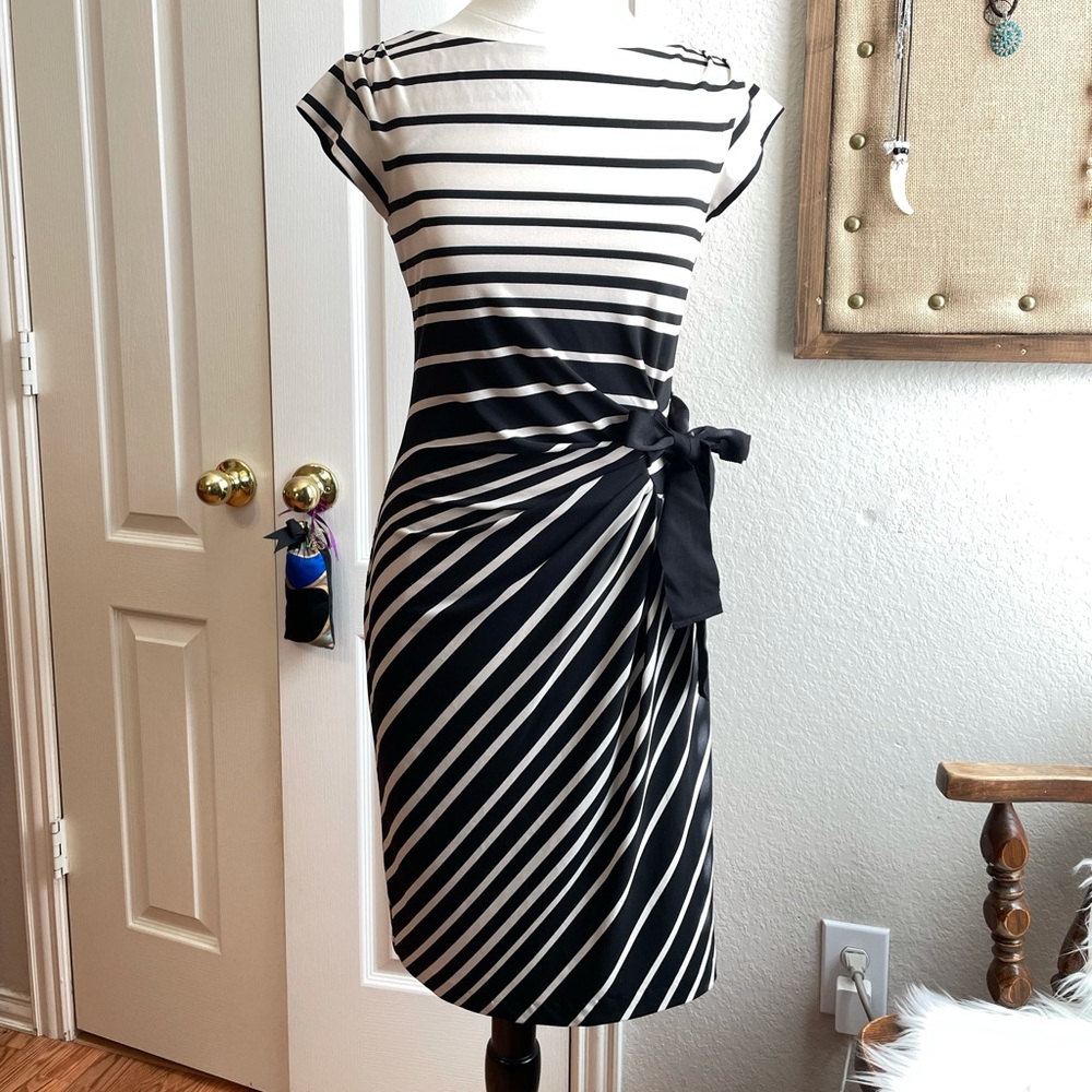 Just Taylor Side Knot Dress size 4